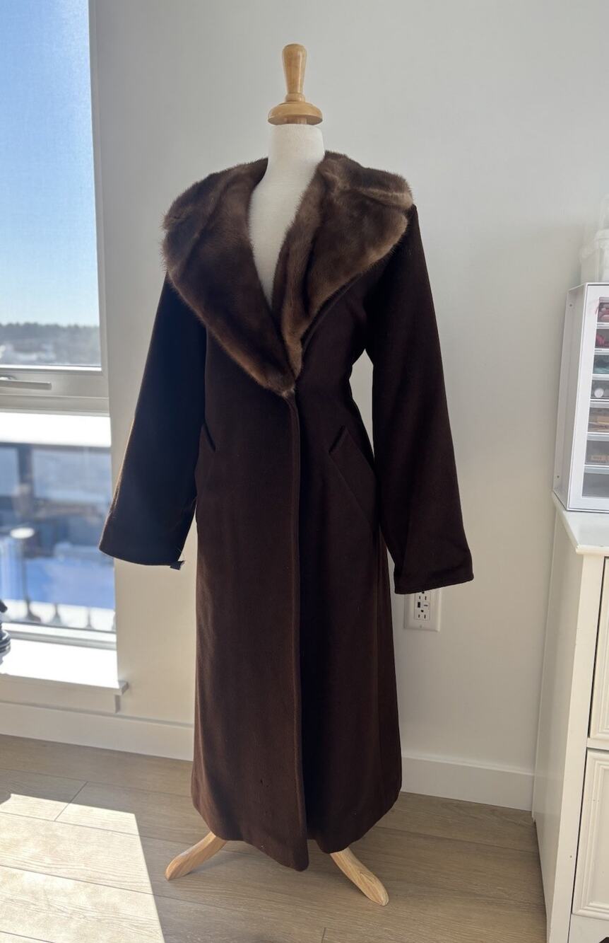 MAX MARA Brown Long Wool Cashmere Coat Fur Collar With Some Wear Size 10
